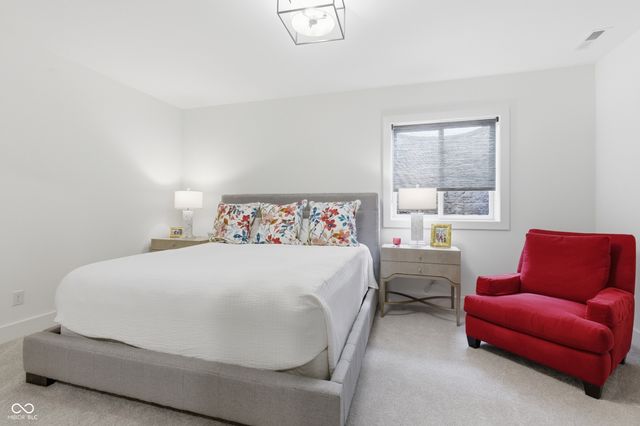 14991 Oak Hollow Lane W, Carmel, IN 46033