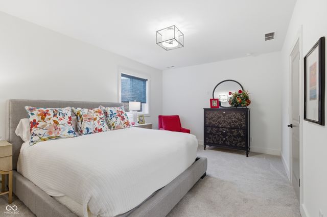 14991 Oak Hollow Lane W, Carmel, IN 46033