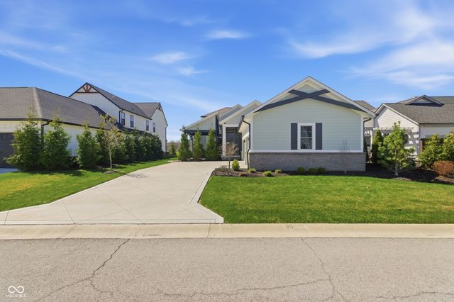14991 Oak Hollow Lane W, Carmel, IN 46033