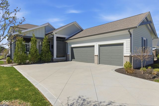 14991 Oak Hollow Lane W, Carmel, IN 46033
