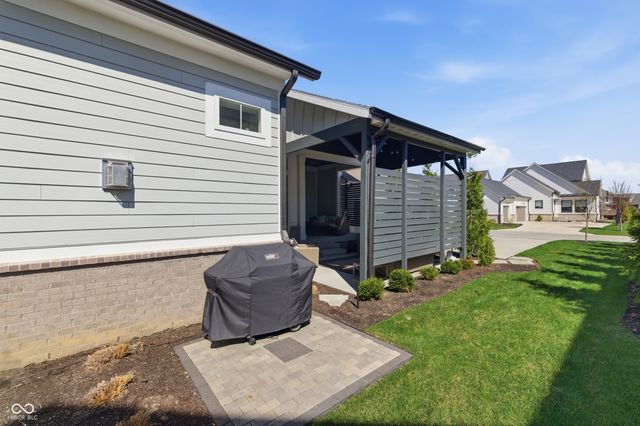 14991 Oak Hollow Lane W, Carmel, IN 46033