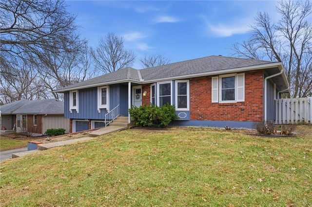 429 Pershing Street, Liberty, MO 64068