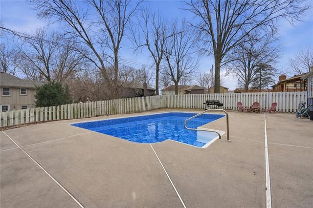 429 Pershing Street, Liberty, MO 64068