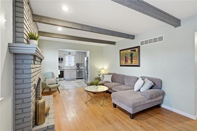 429 Pershing Street, Liberty, MO 64068