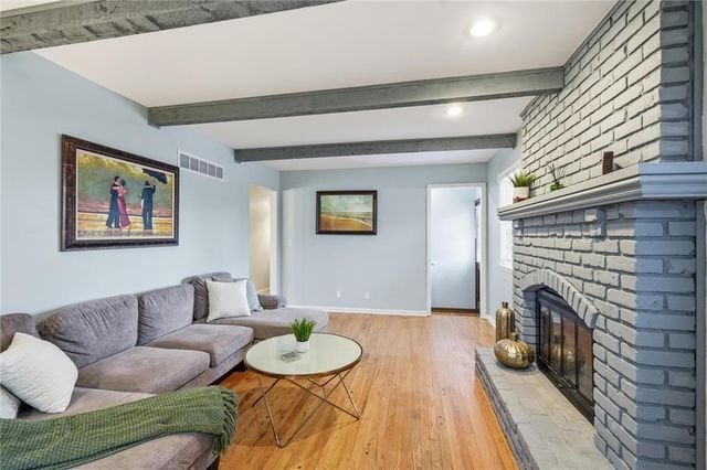 429 Pershing Street, Liberty, MO 64068