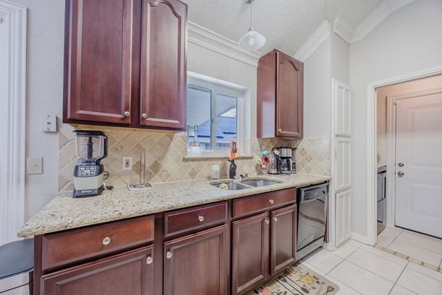 6508 Running Creek Drive, Arlington, TX 76001