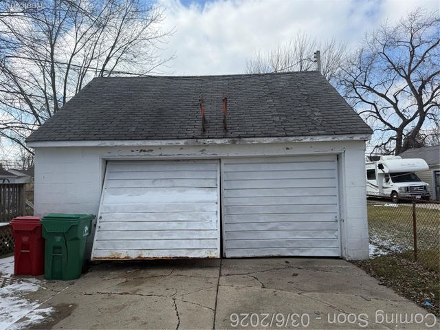 23101 Shakespeare Avenue, Eastpointe, MI 48021