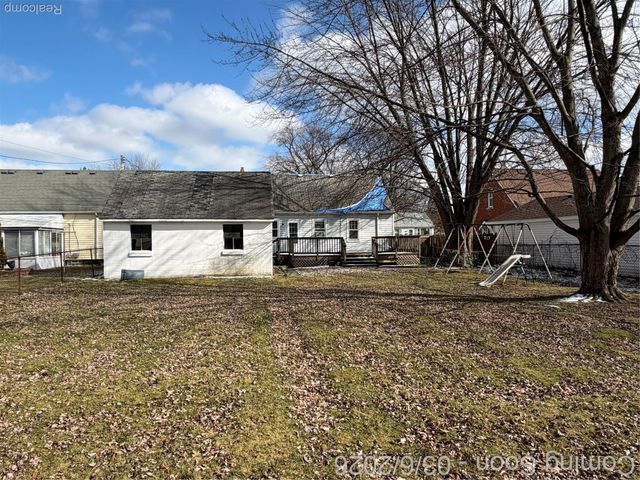 23101 Shakespeare Avenue, Eastpointe, MI 48021