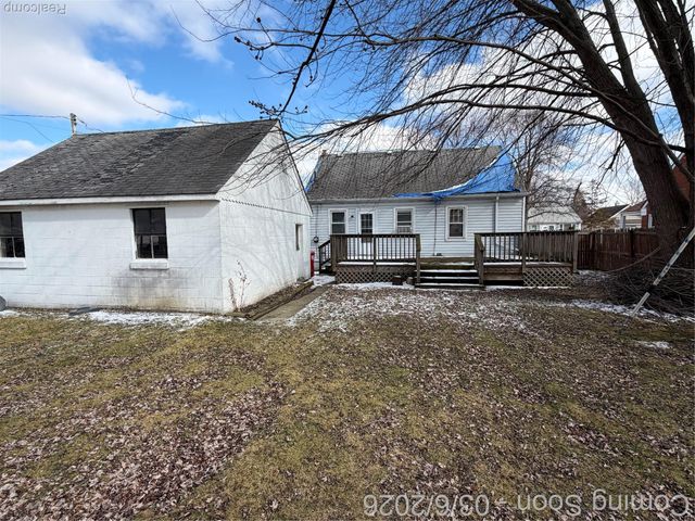 23101 Shakespeare Avenue, Eastpointe, MI 48021