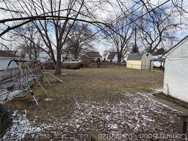 23101 Shakespeare Avenue, Eastpointe, MI 48021