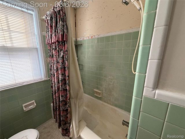 23101 Shakespeare Avenue, Eastpointe, MI 48021