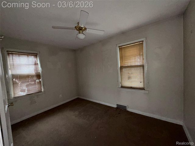 23101 Shakespeare Avenue, Eastpointe, MI 48021