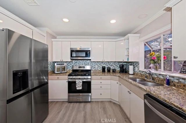 24288 Zurich Drive, Crestline, CA 92325