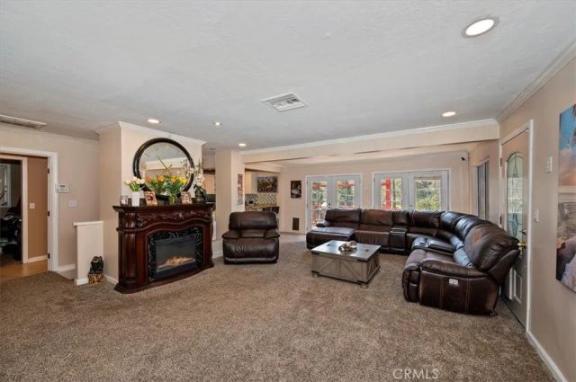 24288 Zurich Drive, Crestline, CA 92325