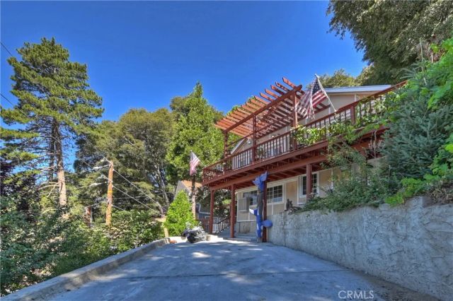24288 Zurich Drive, Crestline, CA 92325