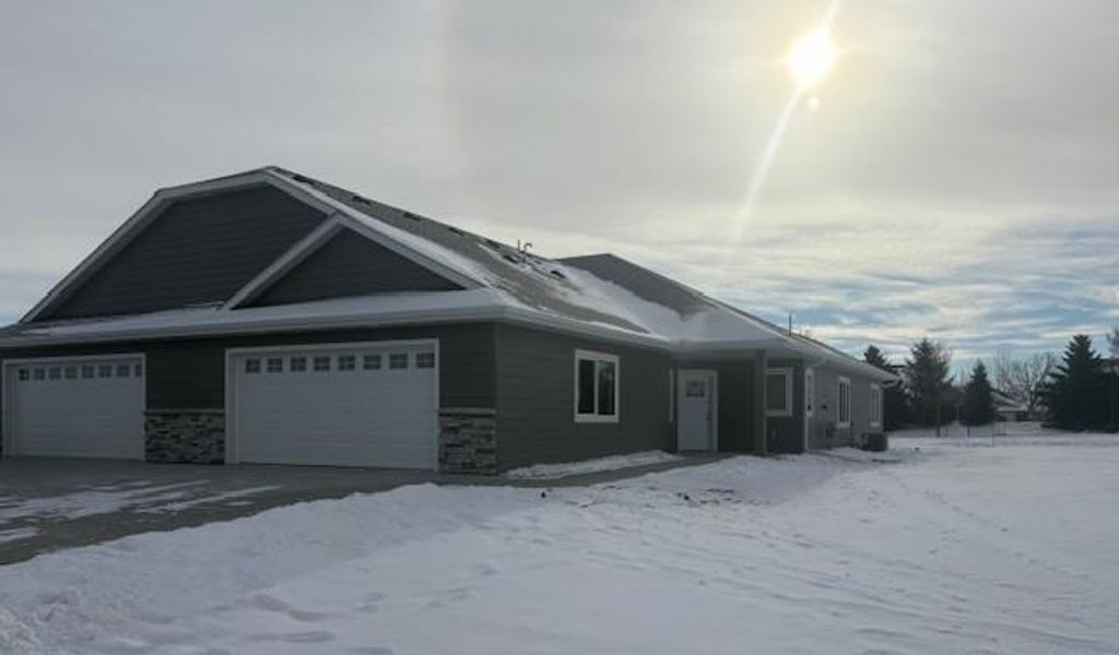 254 Eau Claire Avenue SE, Hutchinson, MN 55350