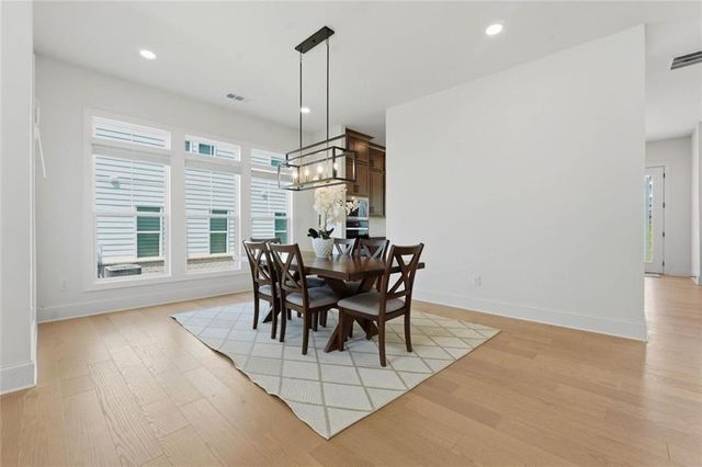 858 Keystone Drive, Woodstock, GA 30188