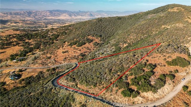 18000 Matterhorn Court, Tehachapi, CA 93561