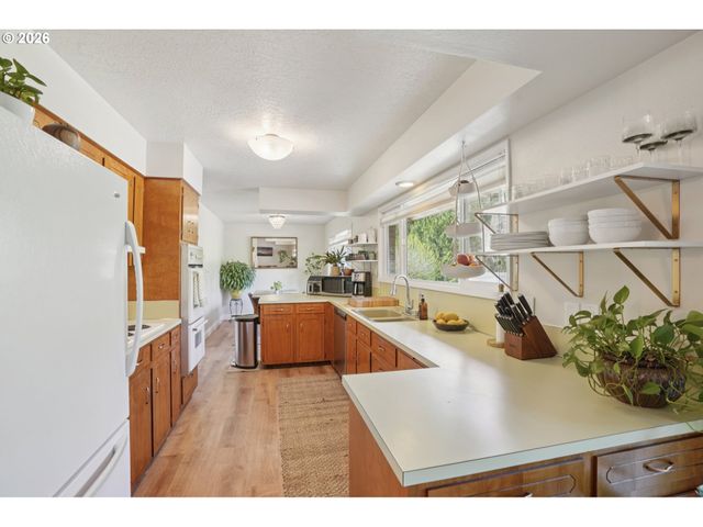 13857 Se RUST Way, Damascus, OR 97089