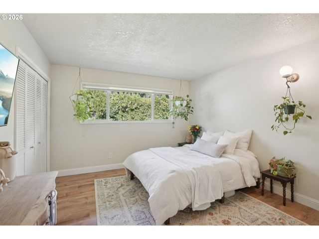 13857 Se RUST Way, Damascus, OR 97089