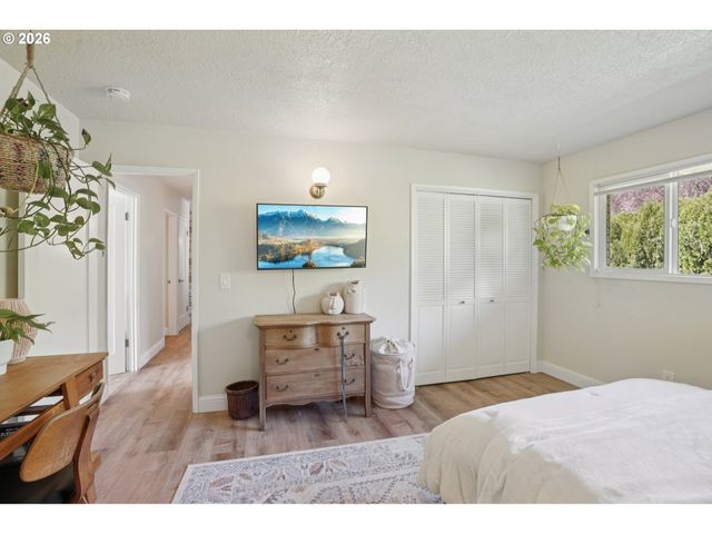 13857 Se RUST Way, Damascus, OR 97089