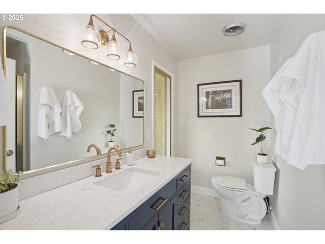 13857 Se RUST Way, Damascus, OR 97089