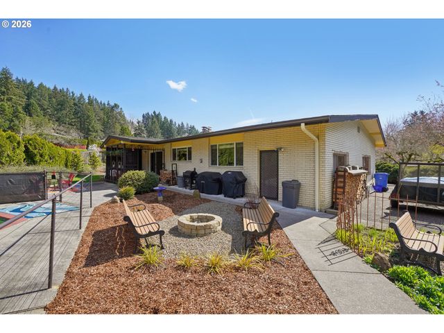 13857 Se RUST Way, Damascus, OR 97089