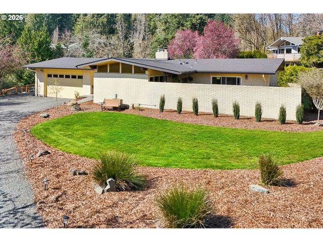 13857 Se RUST Way, Damascus, OR 97089