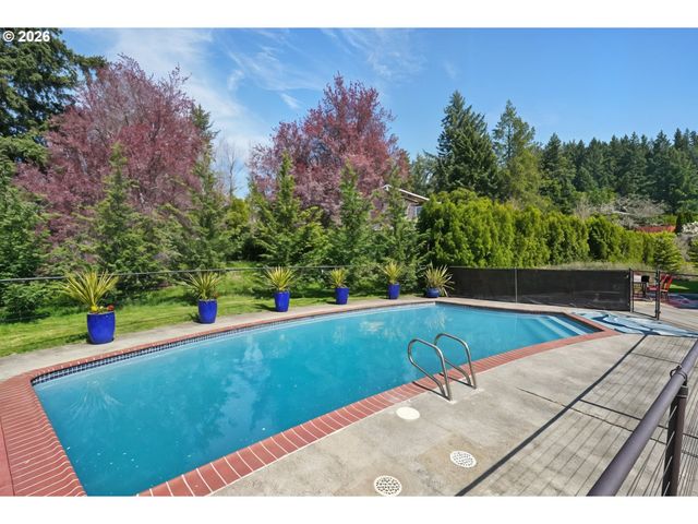 13857 Se RUST Way, Damascus, OR 97089