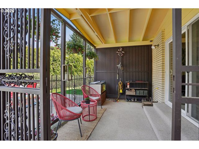 13857 Se RUST Way, Damascus, OR 97089