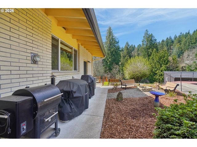 13857 Se RUST Way, Damascus, OR 97089