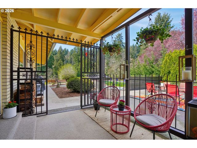 13857 Se RUST Way, Damascus, OR 97089