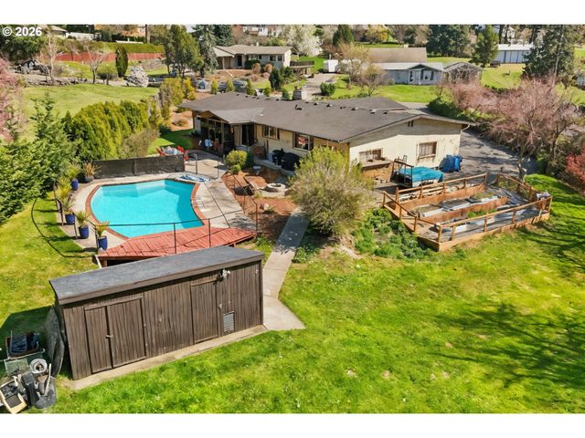 13857 Se RUST Way, Damascus, OR 97089