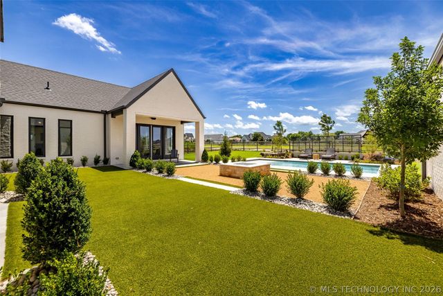17254 E White Tail Cove, Owasso, OK 74055