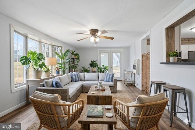 1201 LOG COLLEGE DR, Warminster, PA 18974