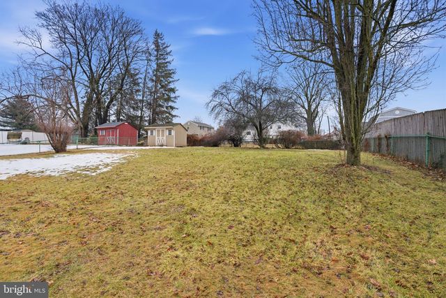 1201 LOG COLLEGE DR, Warminster, PA 18974