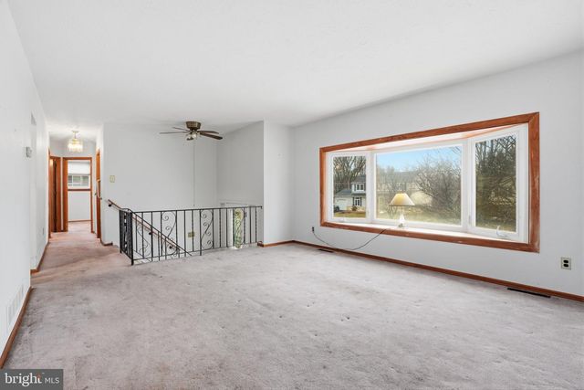 1201 LOG COLLEGE DR, Warminster, PA 18974