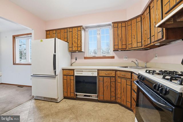 1201 LOG COLLEGE DR, Warminster, PA 18974