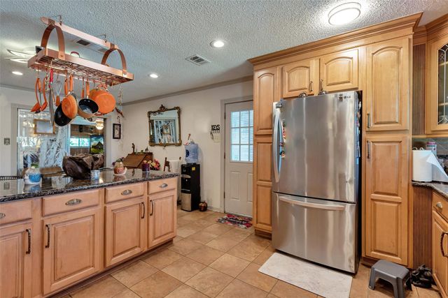 2913 18th Avenue N, Texas City, TX 77590