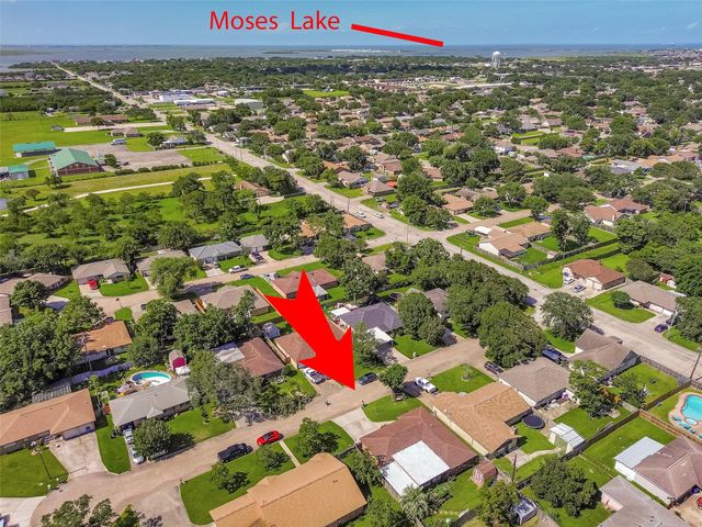 2913 18th Avenue N, Texas City, TX 77590