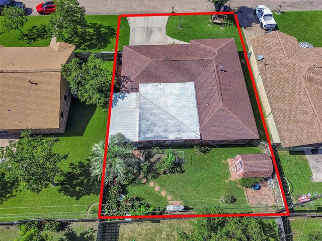 2913 18th Avenue N, Texas City, TX 77590