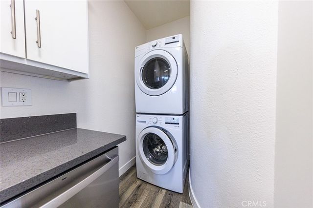 566 Oak Street, Glendale, CA 91204