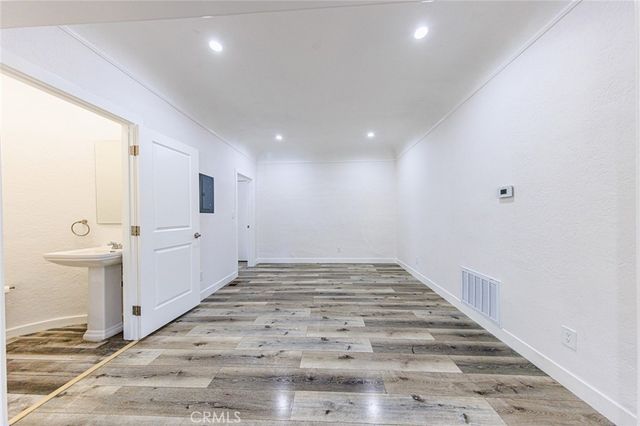 566 Oak Street, Glendale, CA 91204