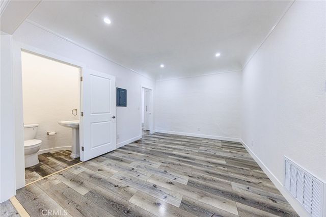 566 Oak Street, Glendale, CA 91204