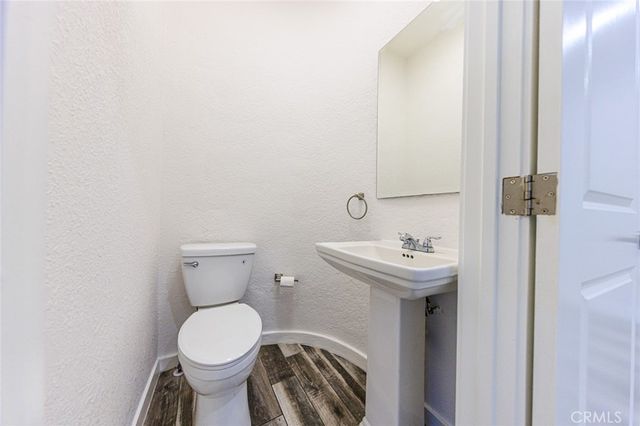 566 Oak Street, Glendale, CA 91204