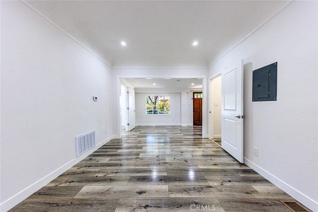 566 Oak Street, Glendale, CA 91204