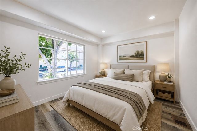 566 Oak Street, Glendale, CA 91204