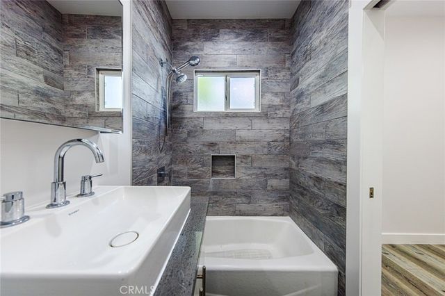 566 Oak Street, Glendale, CA 91204