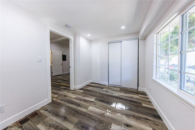 566 Oak Street, Glendale, CA 91204