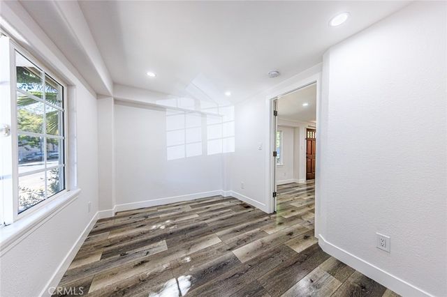 566 Oak Street, Glendale, CA 91204